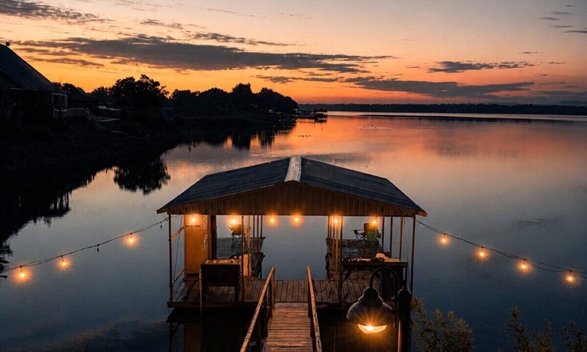 Runaway Bay House | Lakefront Escape with Private Dock, Kayaks & Stunning Sunset Views - Sleeps 12