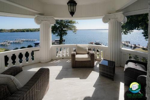 Green Lake House | Lakefront estate with breathtaking views and pier!