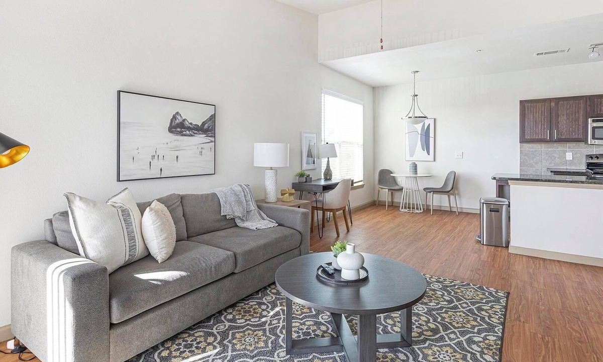 Fort Worth Apartment | Landing | Amazing 1BD, Pool, Gym