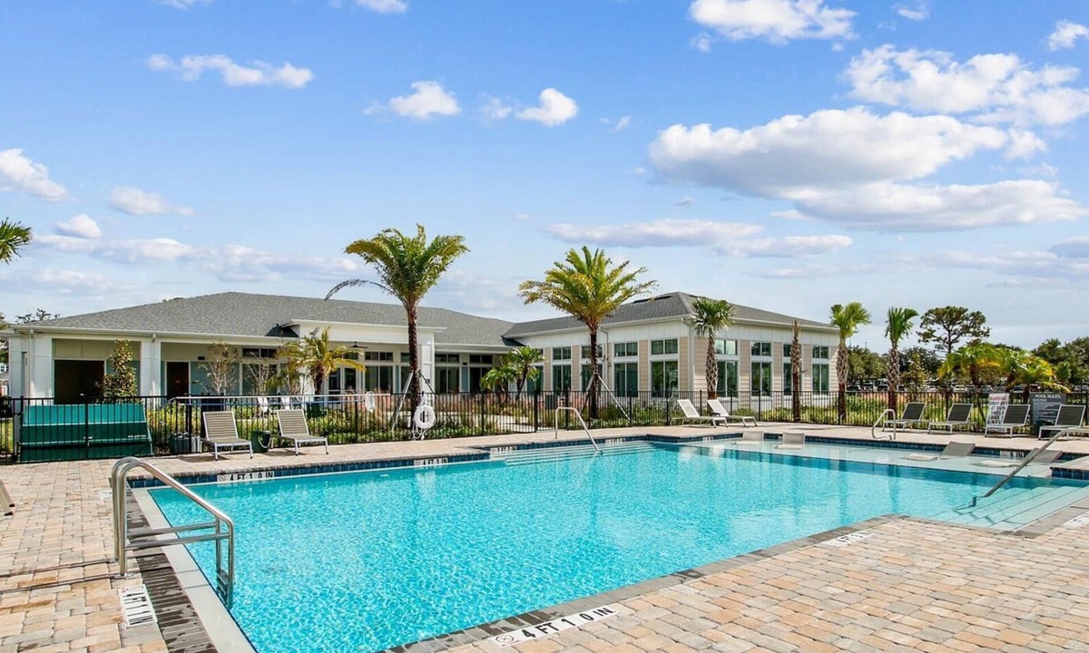 Interchange Square Apartment | Landing Apartments in Brevard County - Palm Bay