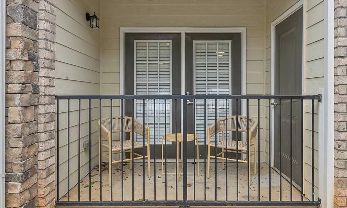 Greensboro Apartment | Landing at The Plantation at Pleasant Ridge - 3 Bedrooms in Downtown Greensboro
