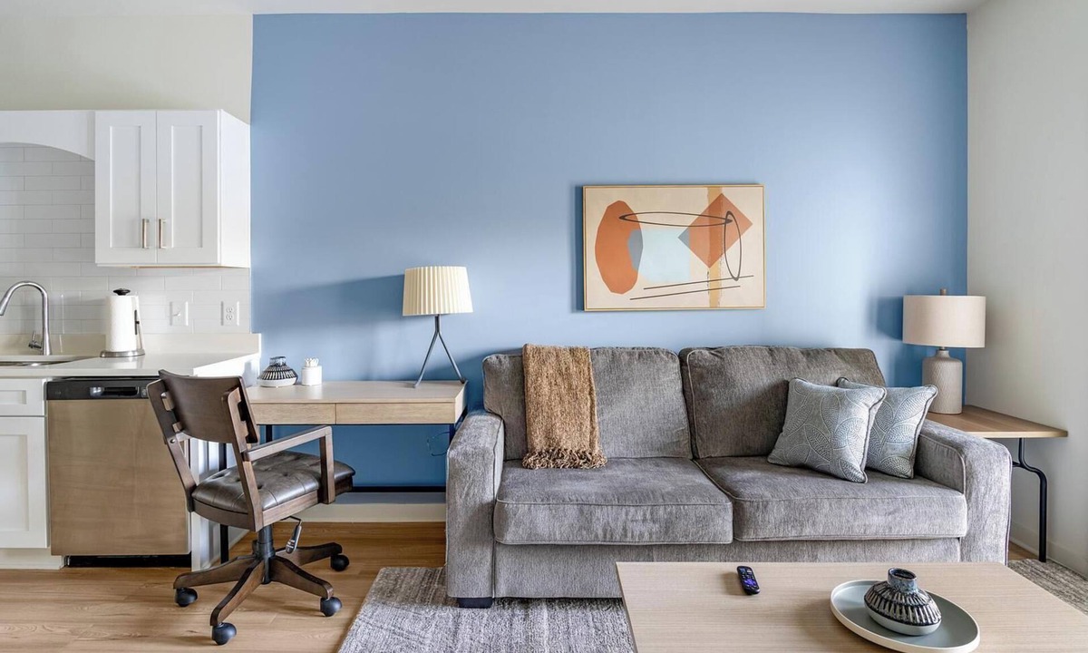 Bellview Apartment | Landing | Beautiful 1BD, Pool, Gym