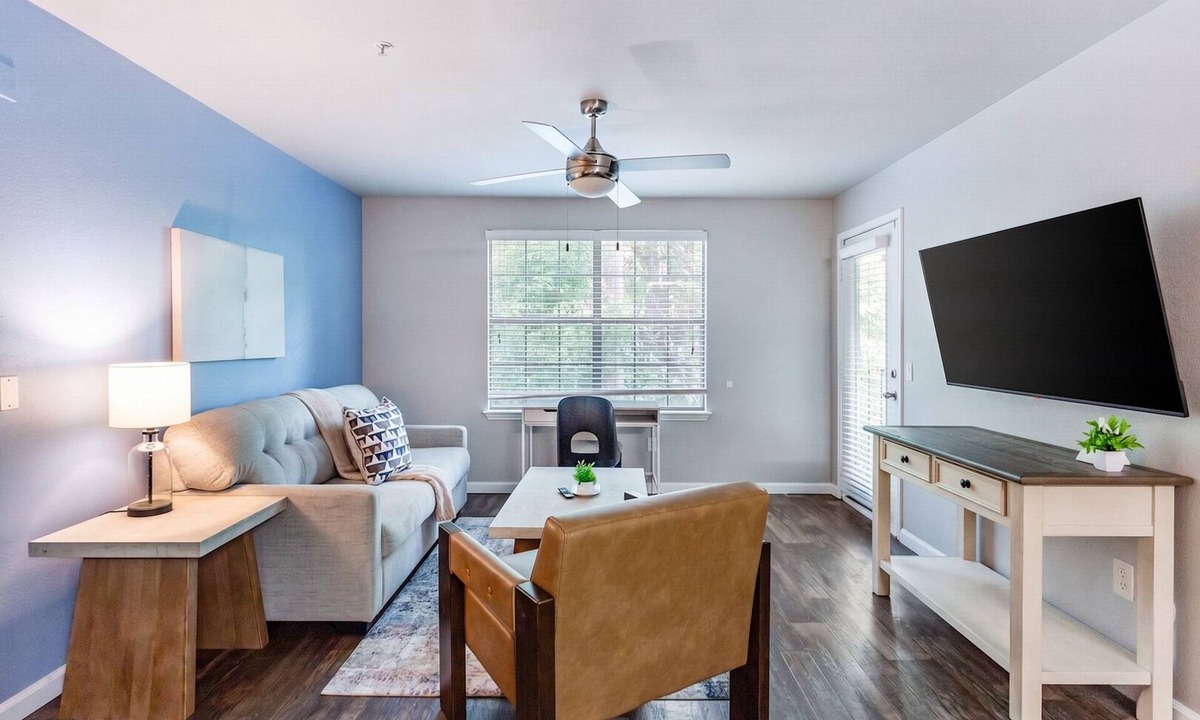 Tallahassee Apartment | Landing | Beautiful 2BD, Gym, Clubhouse