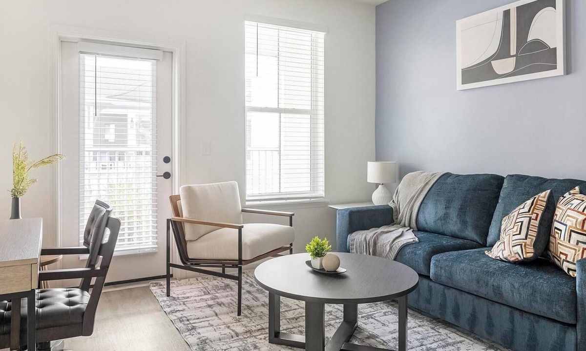 Ono Island Apartment | Landing | Chic 2BD, Pool, Clubhouse