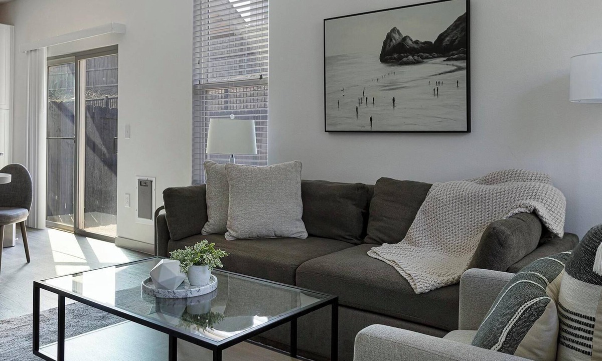 Fort Worth Apartment | Landing | Stunning 1BD, Yoga Studio, Gym