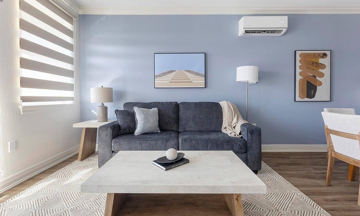 Johnstown Apartment | Landing | Stunning 2BD, Gym, Yoga Studio