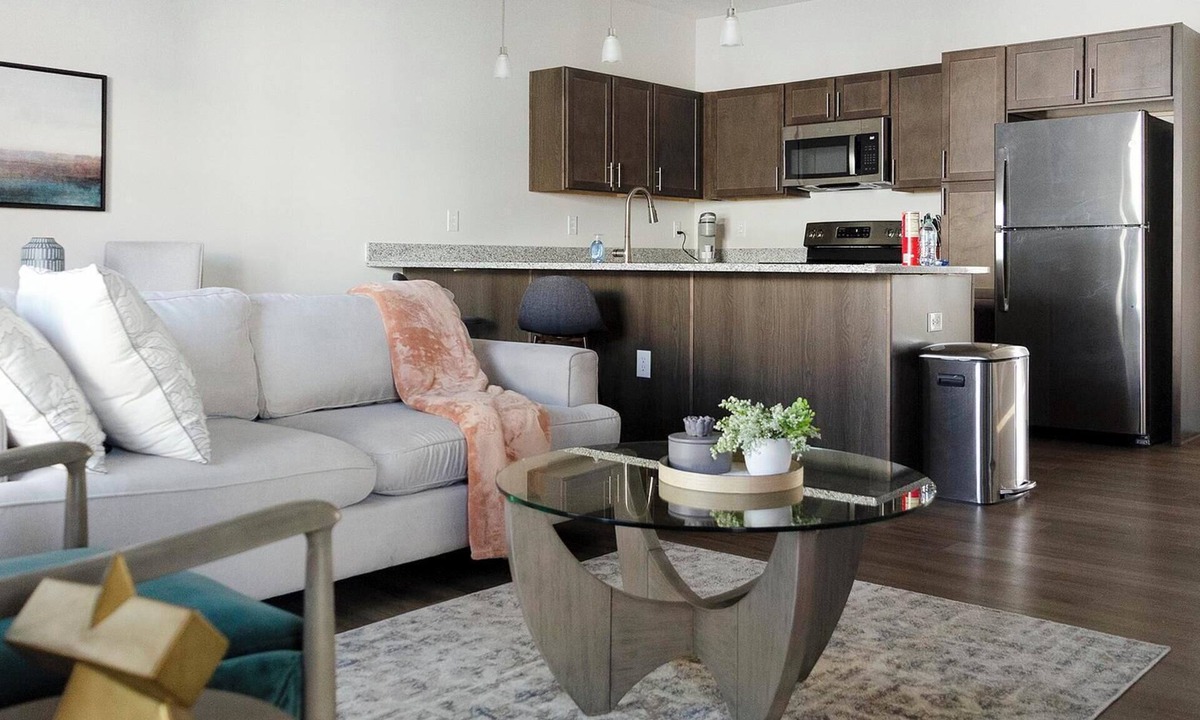 Cartersburg Apartment | Landing | Stylish 2BD, Pool, Gym