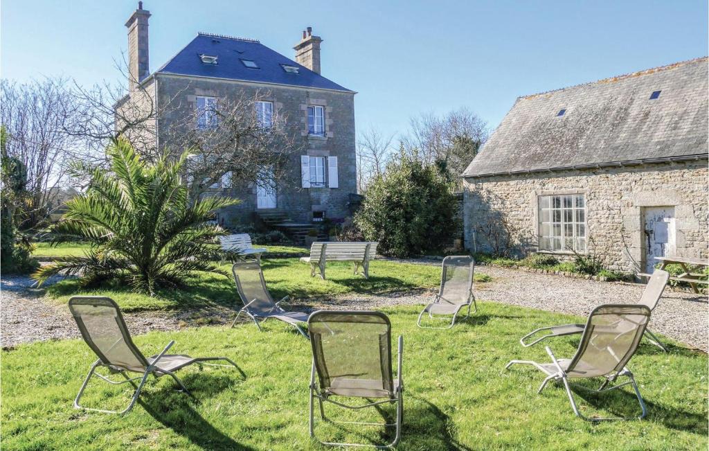 Tocqueville House | Le Castel