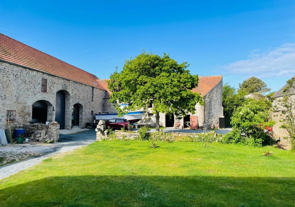 Saint-Germain-des-Vaux House | Le Petit de la Ferme du Raz Blanchard