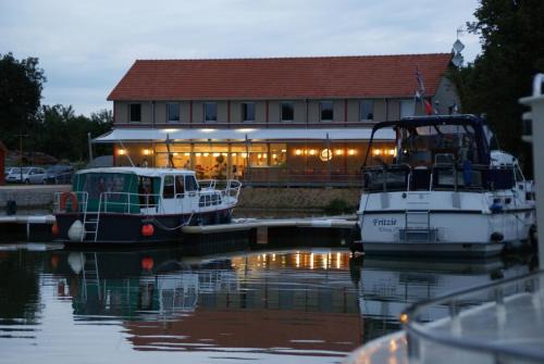 Decize Hotel | Le Port de Decize