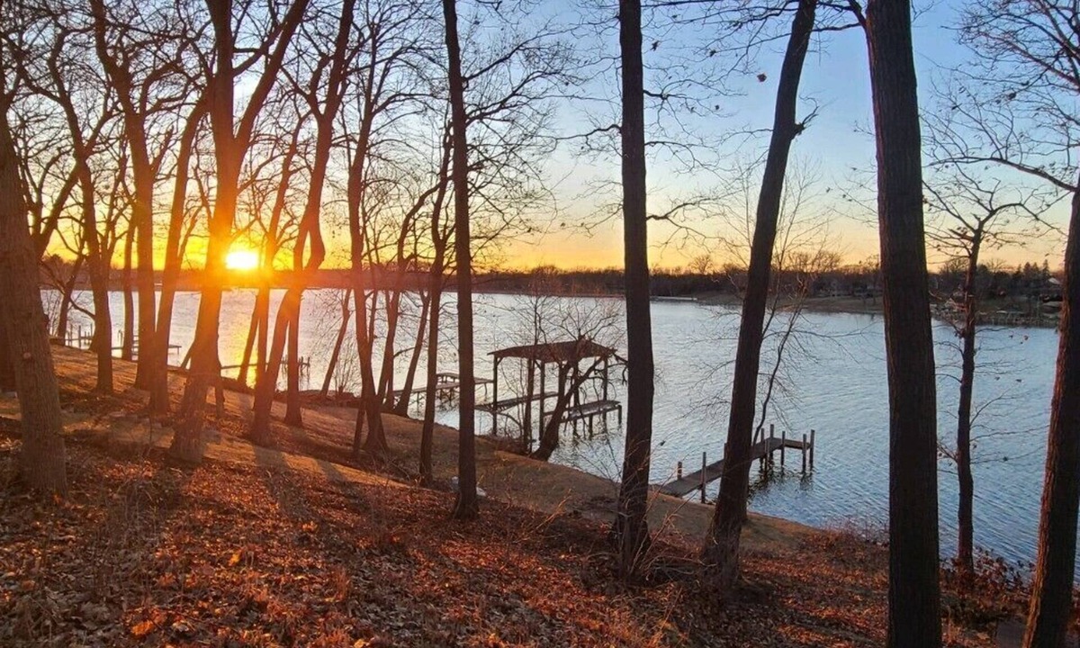 Appleton House | Little Lake Butte Des Morts/Fox River Retreat.Sunsets on Palisades