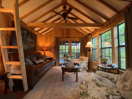 Thomasville House | Little Pine Lodge At Saddlecreek