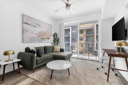 Denton Apartment | Lodgeur Denton - next to Rayzor Ranch, hospitals, close to UNT