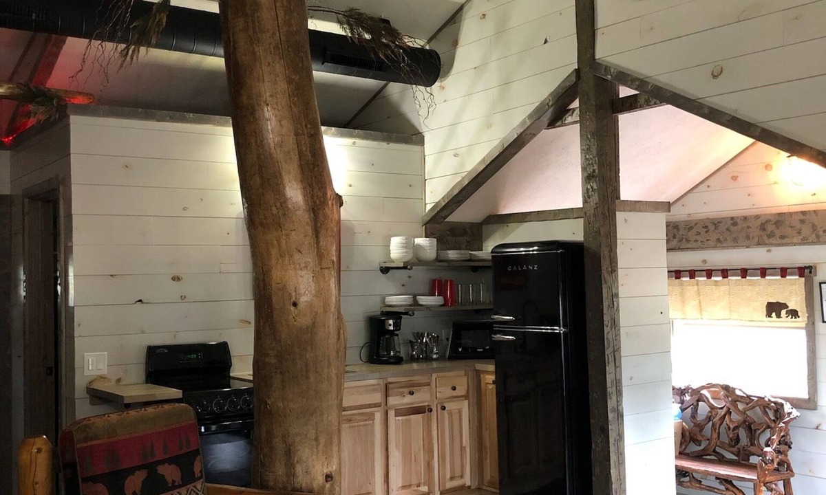 Tomahawk Resort | Log Cabin on Lake Alice & ATV/UTV Trails, Big Bear 3-Bedroom