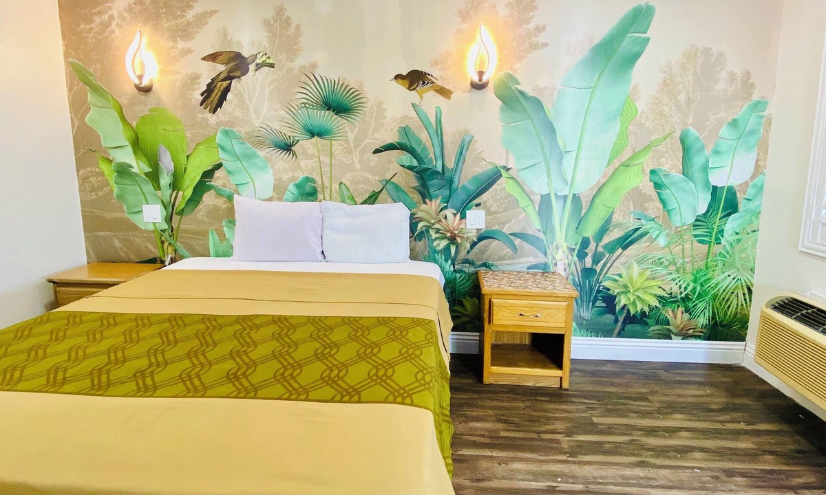 Hellman Street Hotel | LONG BEACH MOTEL