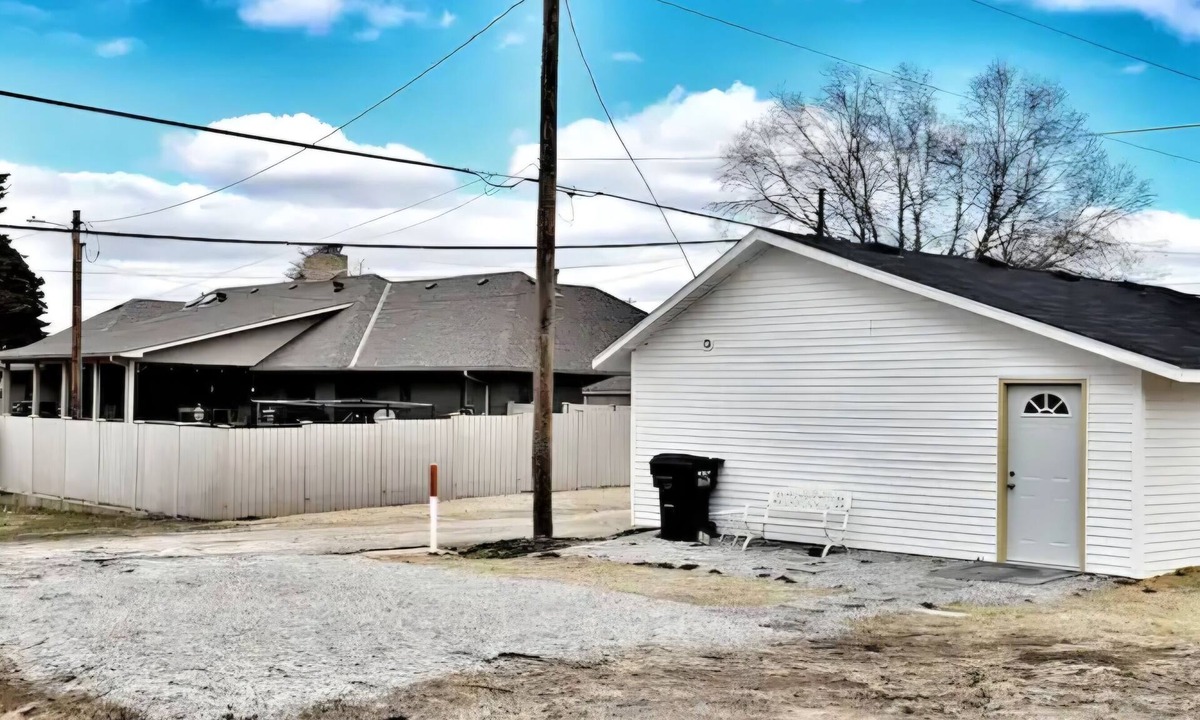 Medicine Lodge Bed & Breakfast | Lovely 2-bedroom bed, 1 bathroom home enjoyable Medicine Lodge