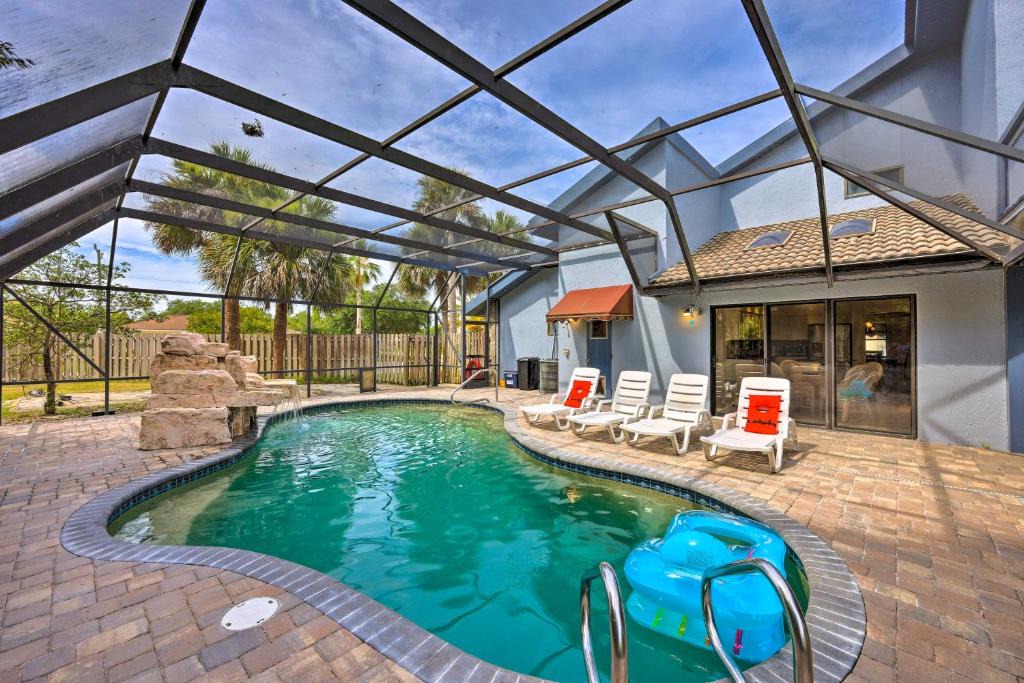 Palm Harbor House | Lovely Palm Coast Retreat w/Outdoor Kitchen