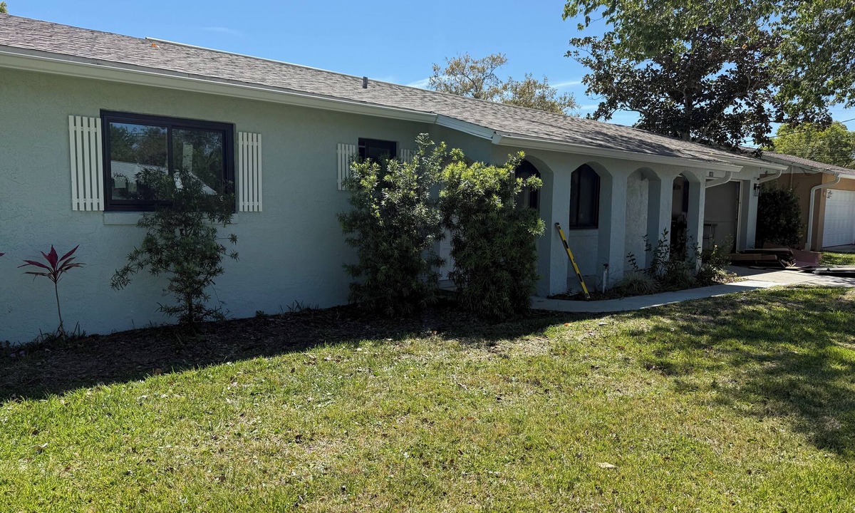 New Smyrna Beach House | Lovely Private 2 Bedroom 6 miles to the beach and 5 minutes to the river