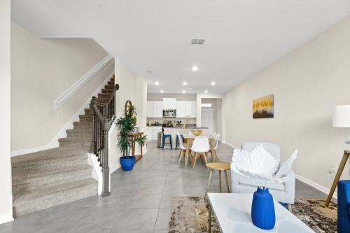 St. Augustine House | Luxury 3BR Townhome | Pool | Gym | Close 2 Beach.