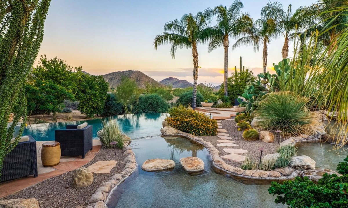 North Scottsdale House | LUXURY 5 acre Property Heated Pool ~ See our Reviews!