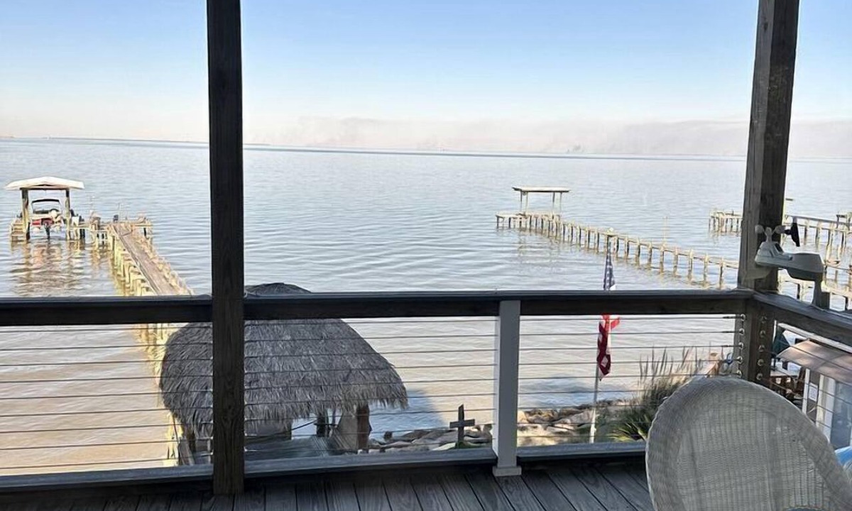 Bacliff House | Luxury Bayfront Escape with Hot Tub & Fireplaces in Bacliff, Texas