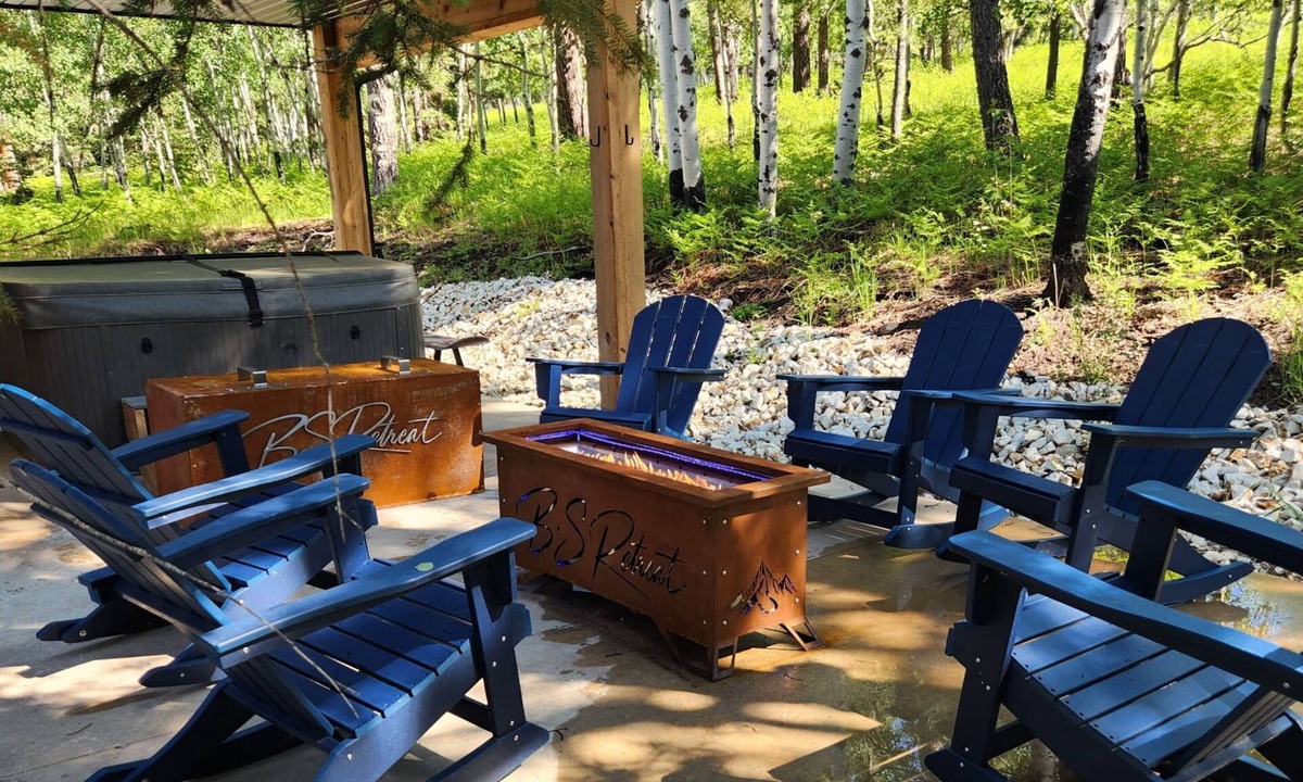 Lead Cabin | Luxury Mountain Cabin with Hot Tub, Fire pit, EV Charger, Skiing <.3 miles away