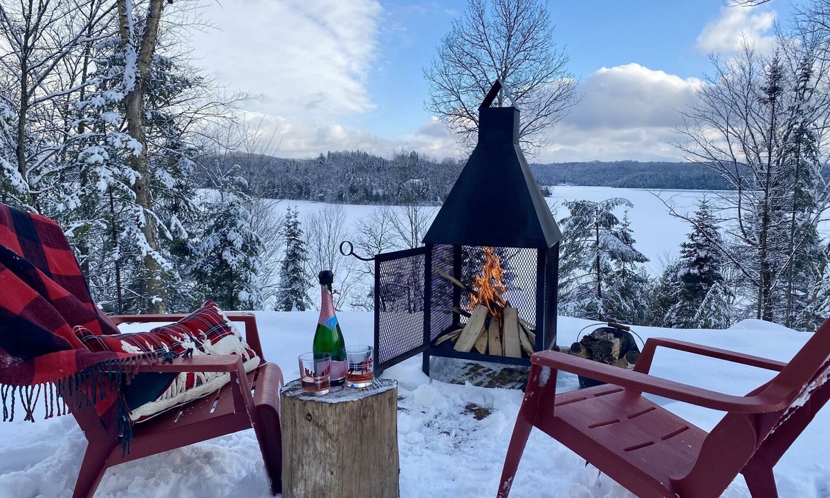 La Minerve House | Luxury Panoramic Lakeview Cottage w/Spa, Game Room & Beach