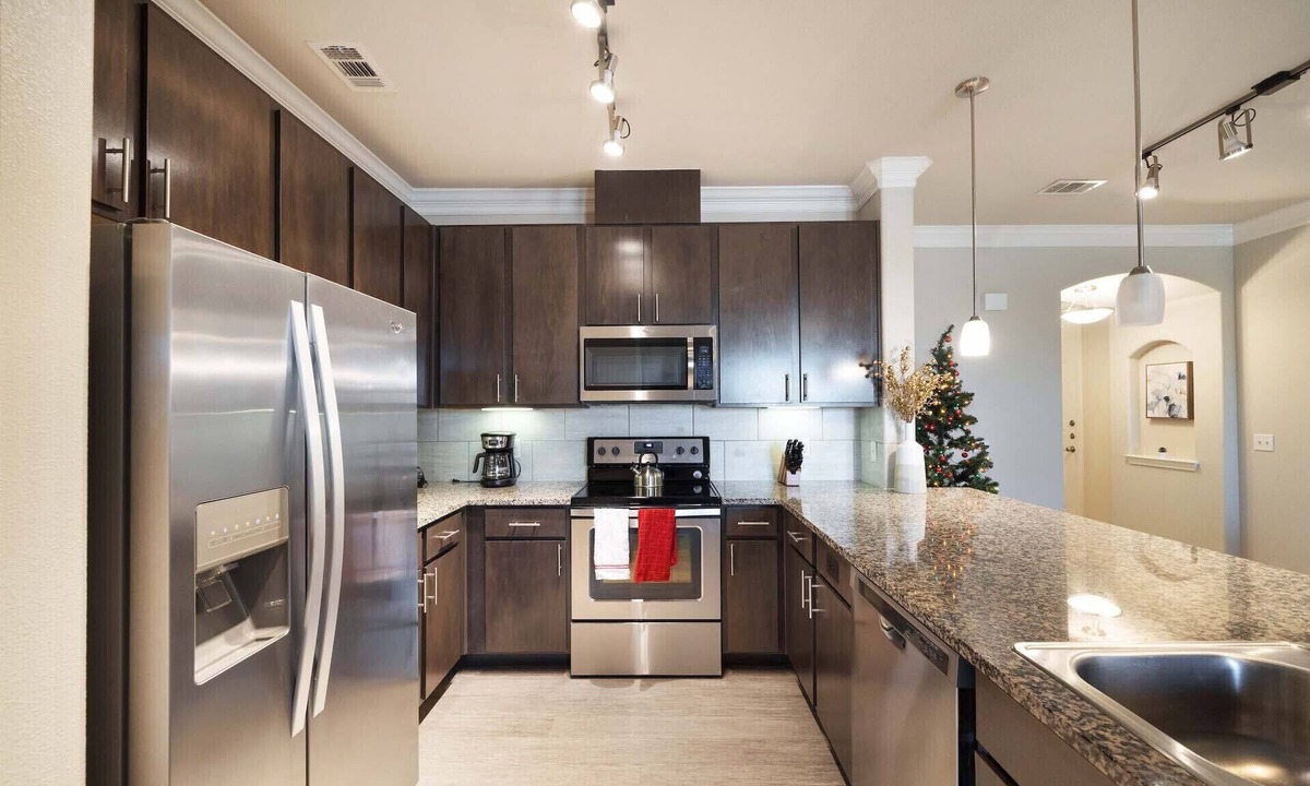 McNeil Apartment | Luxury Townhome + Pool | North Austin | Evonify 1460