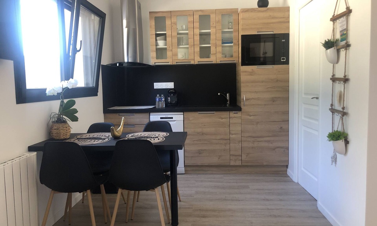 Langrune-sur-Mer House | Maisonnette-2 with terrace 100m from the beach