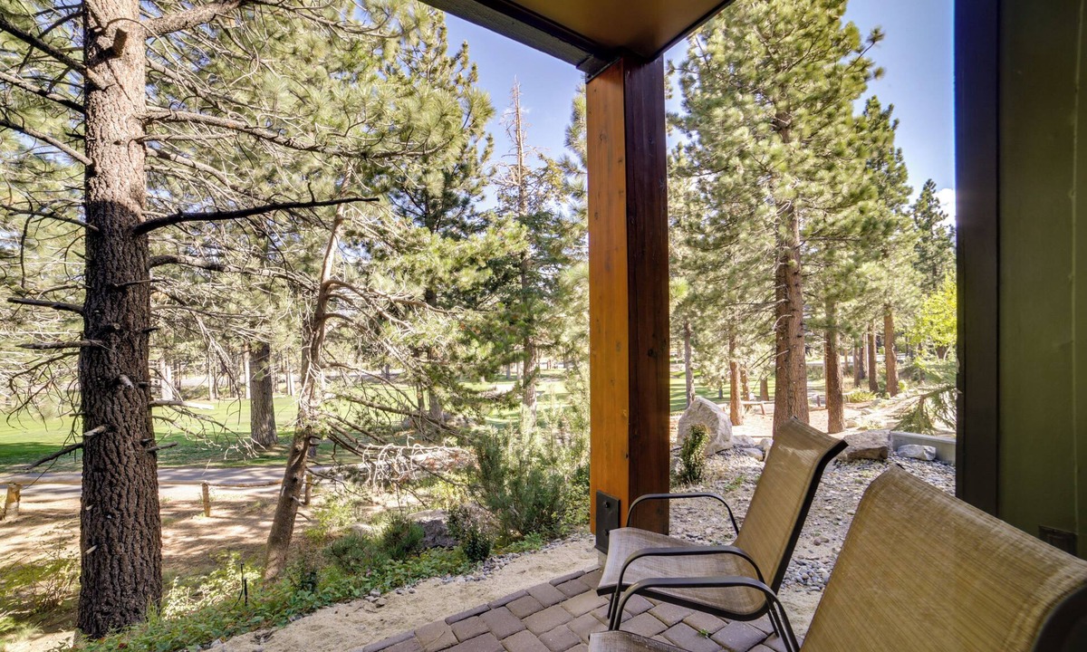 Mammoth Lakes Apartment | Mammoth Lakes Condo w/Fireplace: Near Skiing!