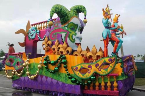 Beauregard Town Historic District Apartment | Mardi Gras Central one Block from River Center