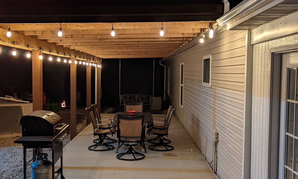 Monroe City House | Mark Twain lake getaway at Blue Lagoon!