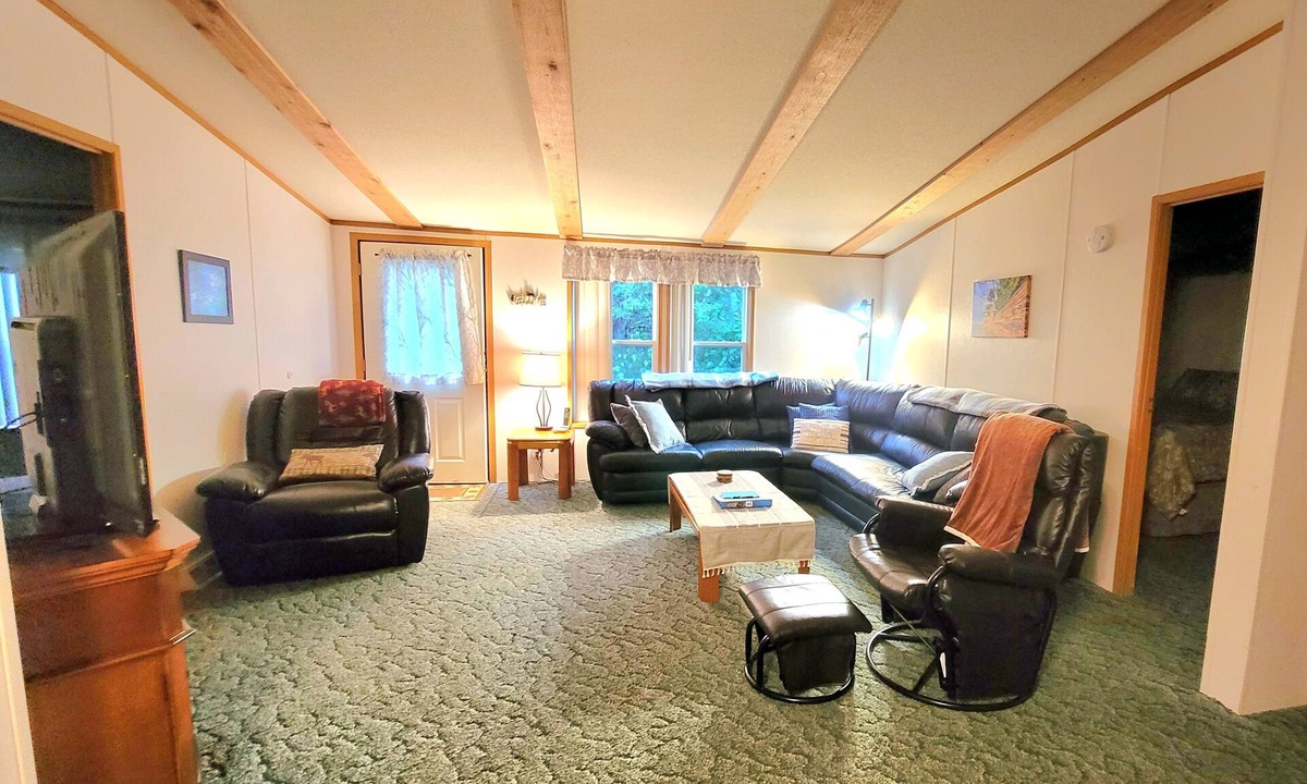 Shingleton House | Melstrand Life minutes away from Pictured Rocks