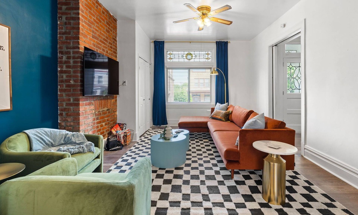Pittsburgh House | Midcentury 5BD - BBQ & Yard - Close to DT & Pitt
