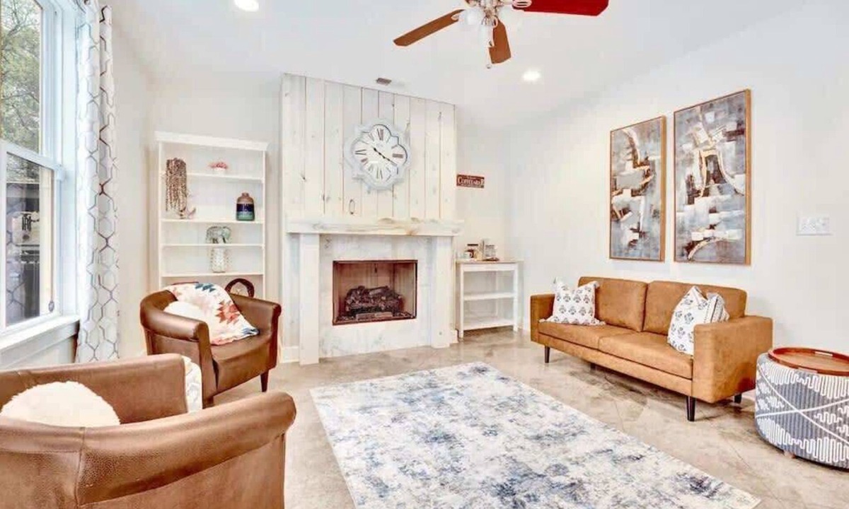 Cooper-Young Historic District House | Midtown Memphis | Walk to Liberty Stadium