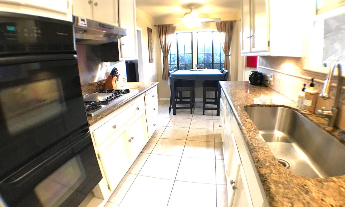 La Mirada House | Min 30 day Private Heated Pool, Safe Clean Family Home