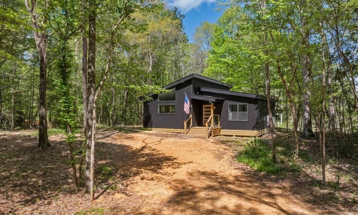 Tylertown House | Modern Cabin on Clear Creek | Forest | Sandbars