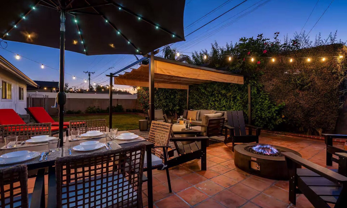 Huntington Beach House | Modern Coastal Family Retreat Private backyard