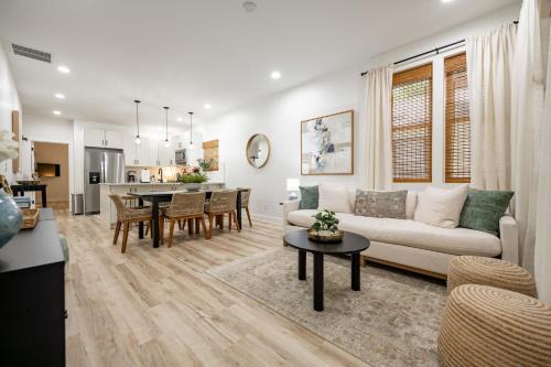 Indianapolis House | Modern Cottage - Near State Fairgrounds - Backyard - Family Friendly