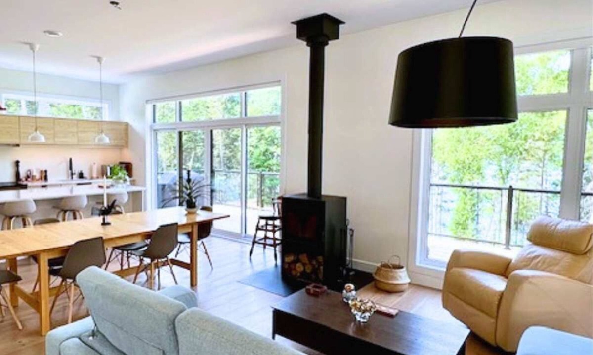 Blue Sea Ski Chalet | Modern Cottage on Blue Sea Lake on Cycling Route