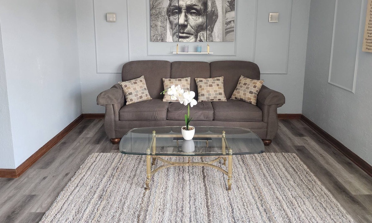 Springfield Apartment | Modern Downtown Apartment