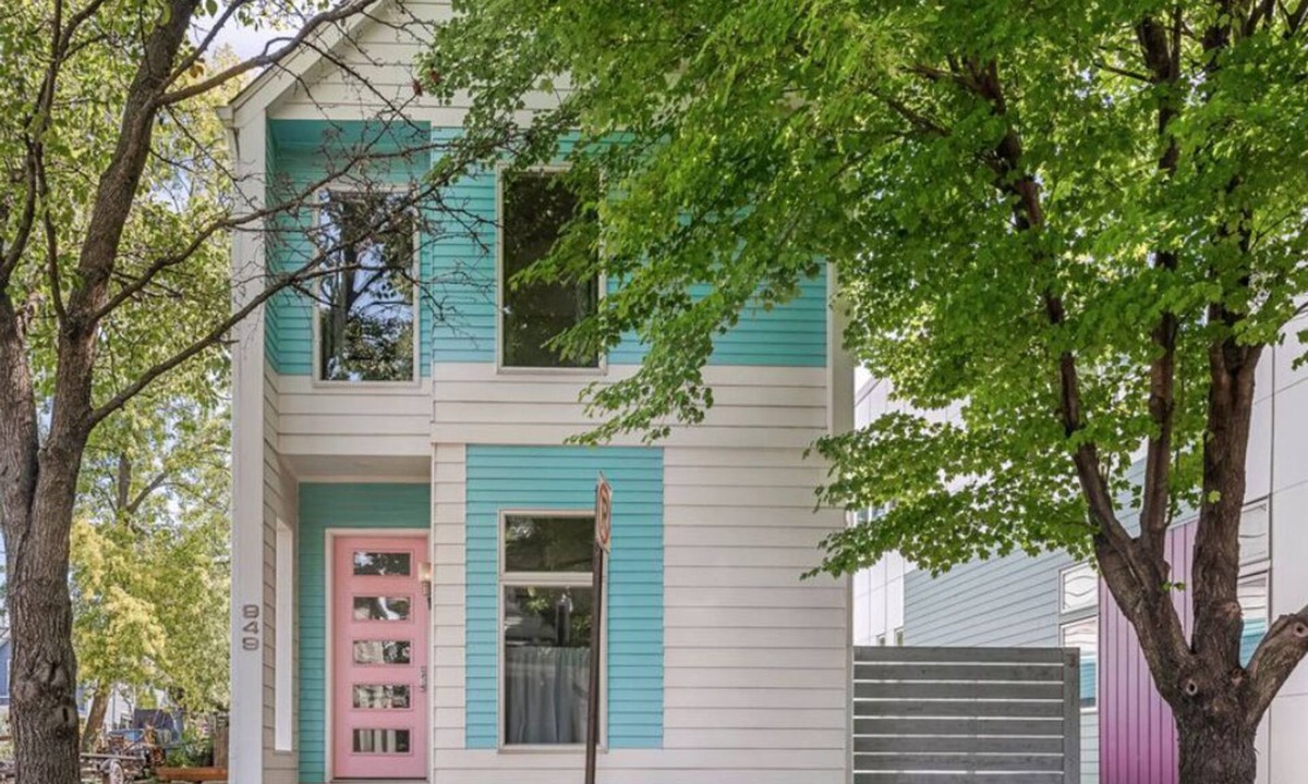 Windsor Park House | Modern Home in Historic Neighborhood-10 MINUTE walk to Top Eats