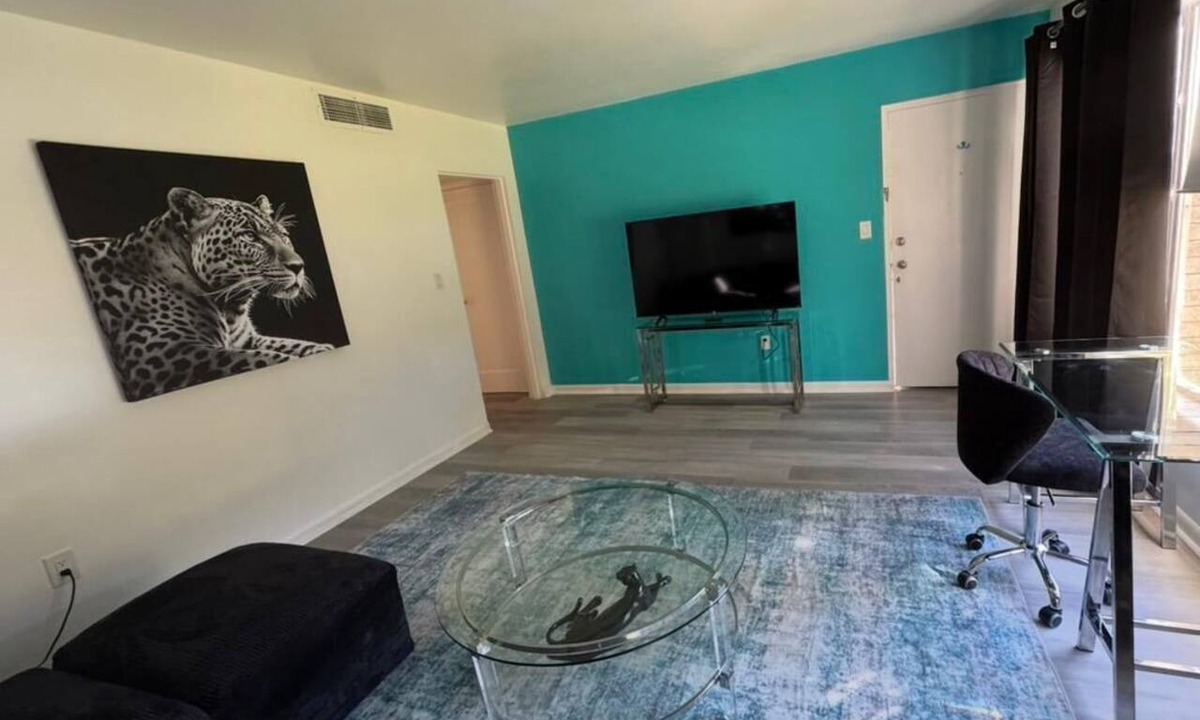 Thornton Park Condo | Modern Lake Eola Condo in the Heart of Thornton Park