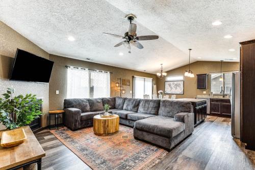 Rapid City House | Modern Rapid City Duplex w/Yard: 5 Mi to Downtown