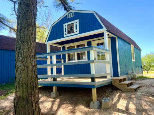 Mc Caskill Other | Montana Cabin at Crater Diamonds