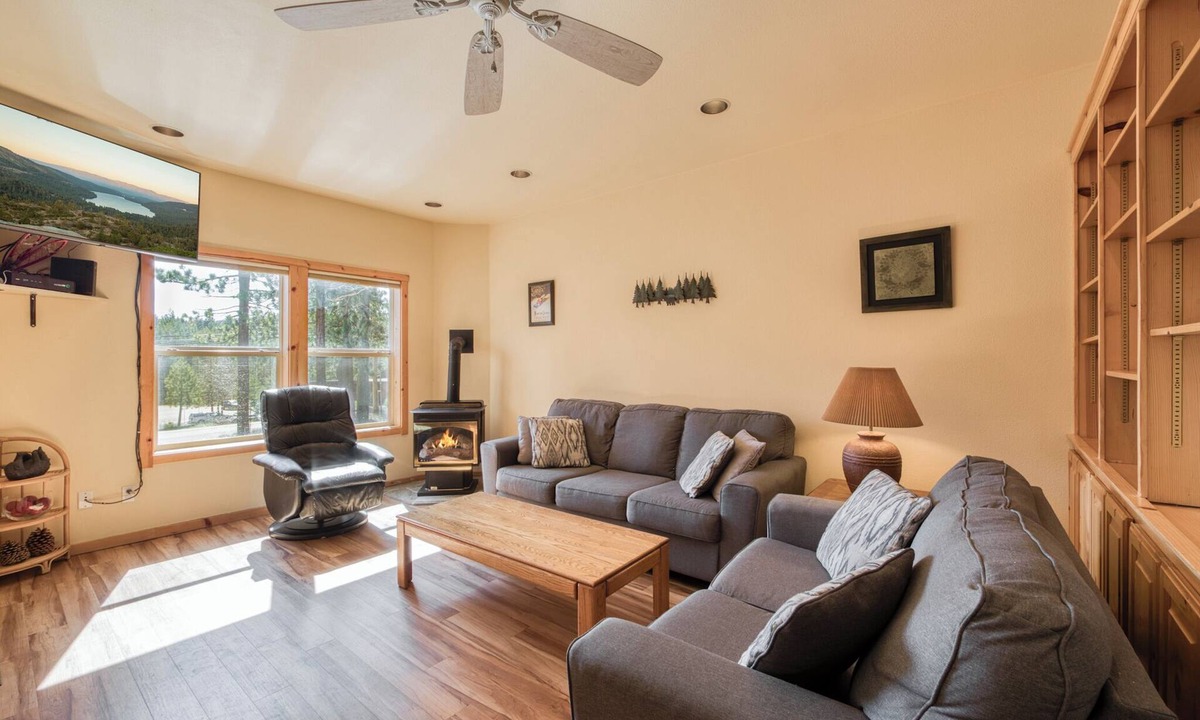 Truckee House | Monthly Lease - Robin's Rest at Tahoe Donner by Tahoe Getaways