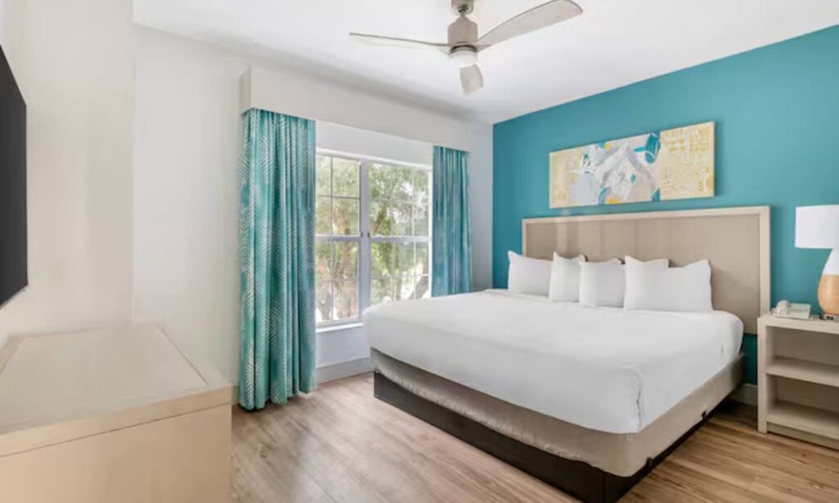 West Kissimmee Hotel | More Than a Stay—A Place to Make Lasting Memories! Outdoor Pool, Full Kitchen!