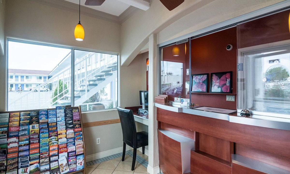 Norwalk Hotel | Motel 6 Norwalk, CA