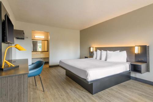 Weeki Wachee Hotel | Motel 6-Spring Hill, FL - Weeki Wachee