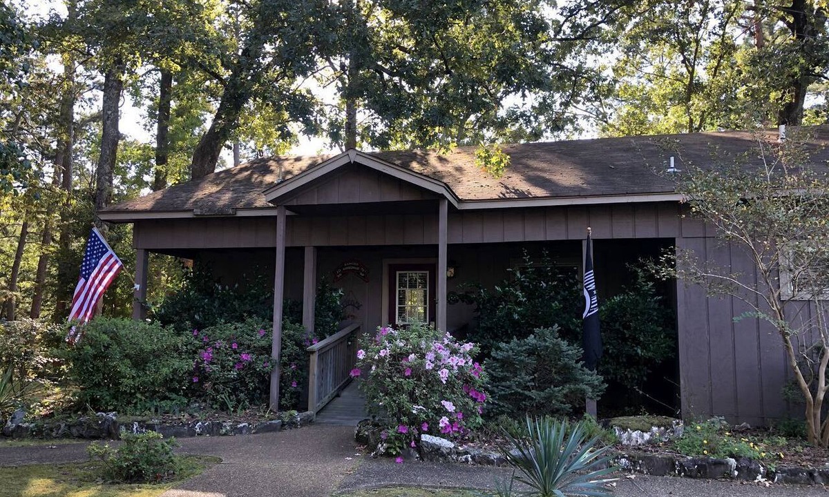 Mount Ida Cabin | Mountain Cabin with Forest Views by South Fork Ouachita River, Arkansas